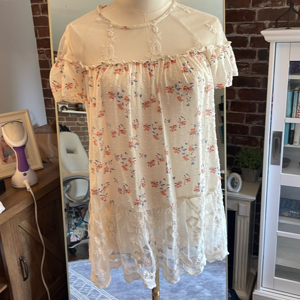 Altar’d State Feminine Top. NWOT - SZ Small